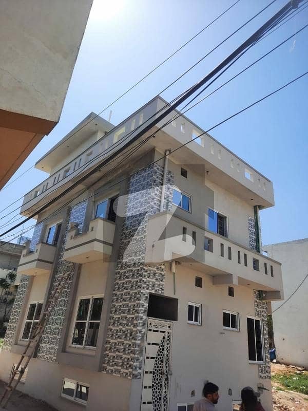 پاکستان ٹاؤن - فیز 1 پاکستان ٹاؤن,اسلام آباد میں 6 کمروں کا 3 مرلہ مکان 1.55 کروڑ میں برائے فروخت۔