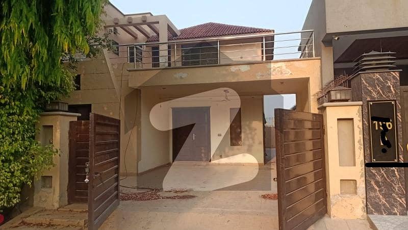 10 marla used house for sale in khayaban e Amin LDA approved price nogtibal gas's available