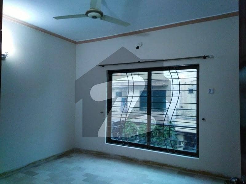 5 Marla Upper Portion In Punjab Coop Housing Society For rent