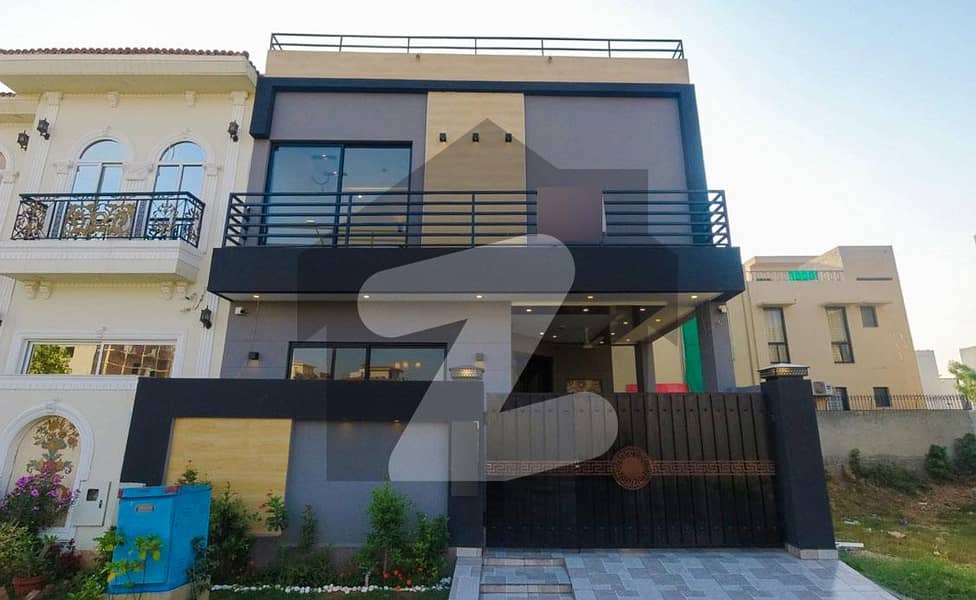 Prime Location 5 Marla House For Sale In Beautiful Dha 9 Town - Block C