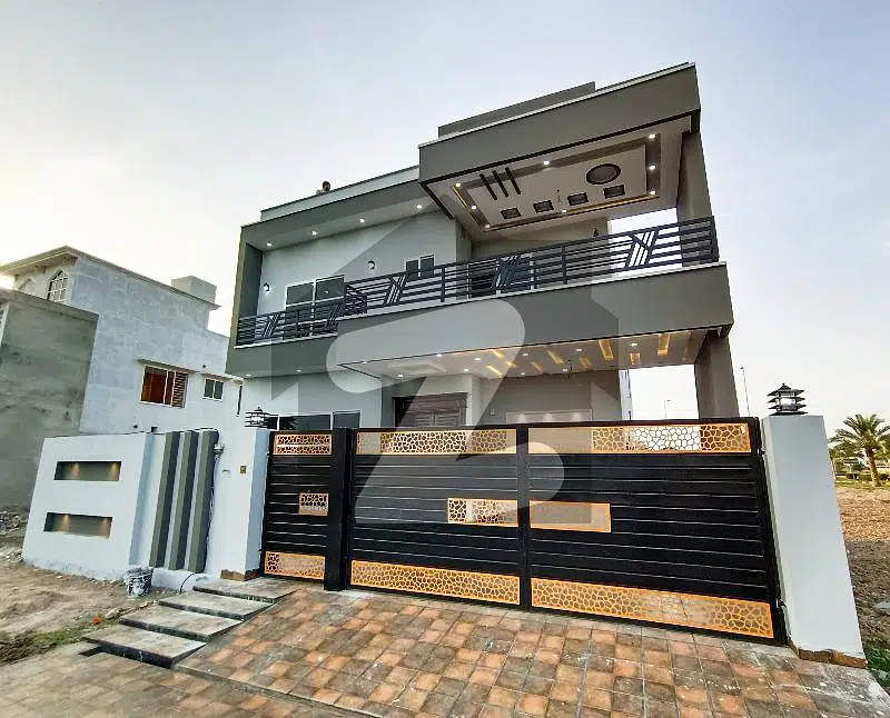 10 Marla Brand New Modern Design Beautiful House 60 Feet Road Near To Park Masjid