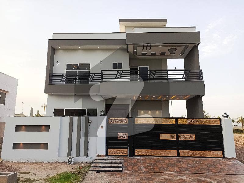 10 Marla Brand New Modern Design Beautiful House 60 Feet Road Near To Park Masjid
