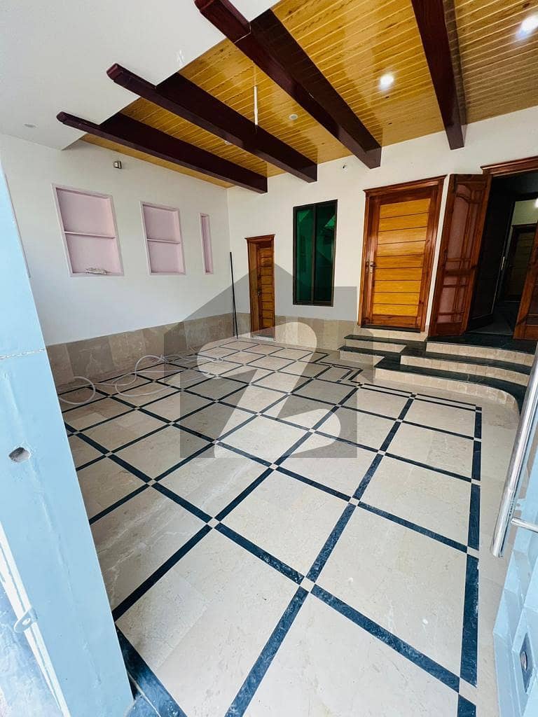 گنج شکر کالونی ساہیوال میں 5 کمروں کا 7 مرلہ مکان 1.25 کروڑ میں برائے فروخت۔