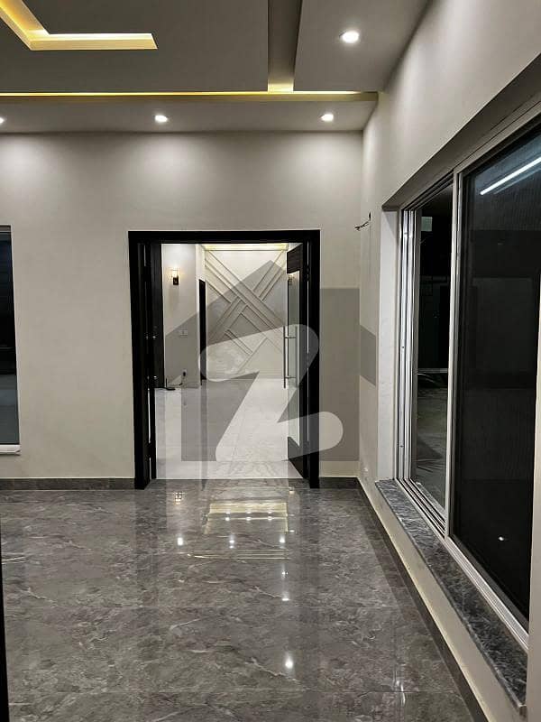 1 Kanal House Full Basement For Sale