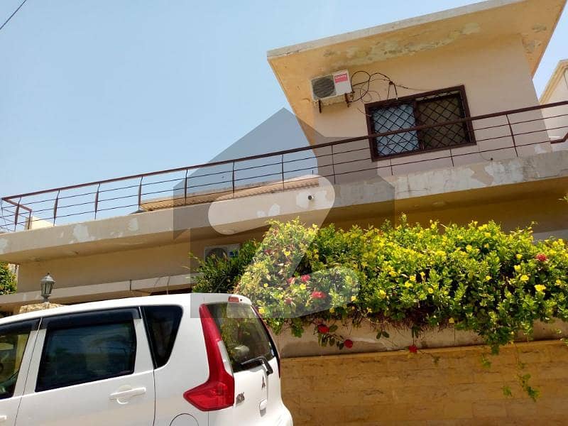 ڈی ایچ اے فیز 4 ڈی ایچ اے کراچی میں 5 کمروں کا 12 مرلہ مکان 6.75 کروڑ میں برائے فروخت۔