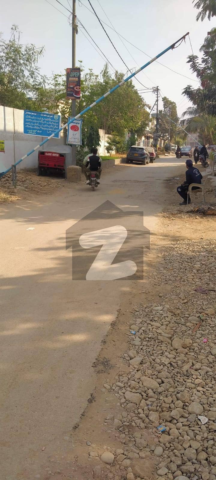 Ideally Located Prime Location Flat 2 bed lounge Of 750 Square Feet Is