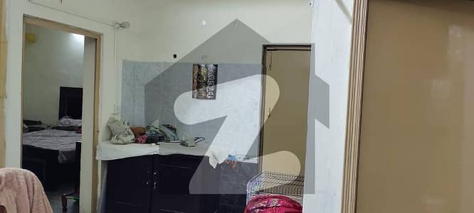 گلشن کالونی فیصل آباد میں 8 کمروں کا 5 مرلہ مکان 1.75 کروڑ میں برائے فروخت۔