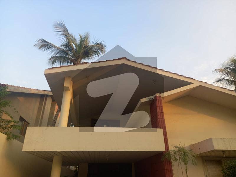 ڈی ایچ اے فیز 2 ڈی ایچ اے ڈیفینس,کراچی میں 5 کمروں کا 1 کنال مکان 9.5 کروڑ میں برائے فروخت۔