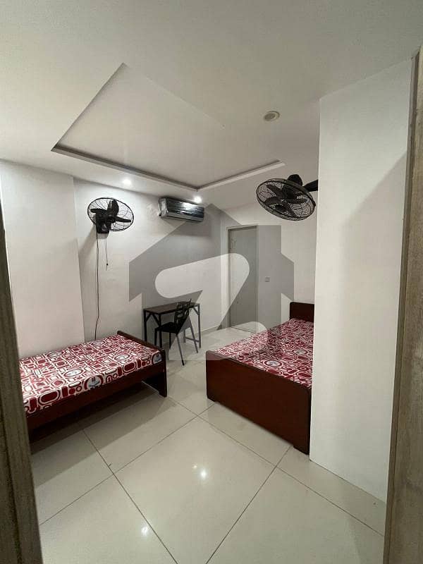 1 FULLY FURNISHED ROOM AVAILABLE FOR RENT IN PARAGON CITY LAHORE
