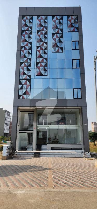 ڈی ایچ اے 9 ٹاؤن - بلاک ای ڈی ایچ اے 9 ٹاؤن ڈیفنس (ڈی ایچ اے) لاہور میں 4 مرلہ عمارت 15.35 کروڑ میں برائے فروخت۔