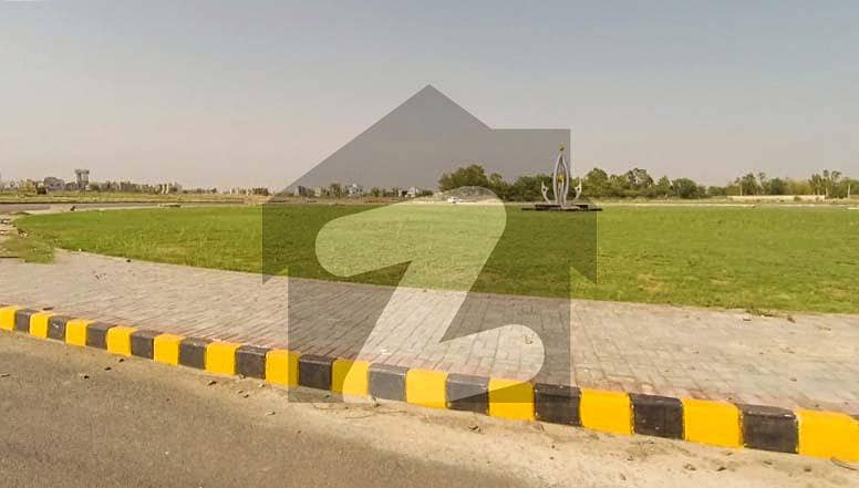 ڈی ایچ اے فیز 7 - بلاک زیڈ1 فیز 7 ڈیفنس (ڈی ایچ اے) لاہور میں 1 کنال رہائشی پلاٹ 3.5 کروڑ میں برائے فروخت۔
