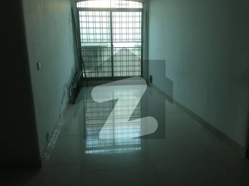 ماڈل ٹاؤن لاہور میں 6 کمروں کا 2 کنال مکان 18.0 کروڑ میں برائے فروخت۔