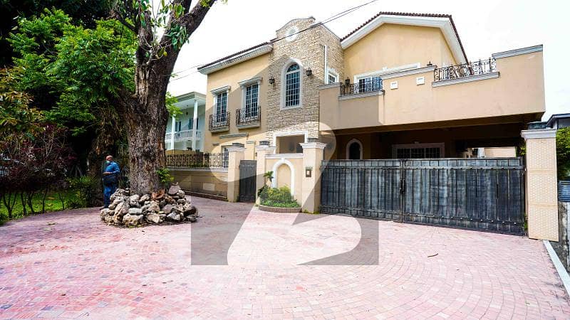 BRAND NEW DOUBLE STORY HOUSE IS AVAILABLE FOR RENT F-6/3 ISLAMABAD