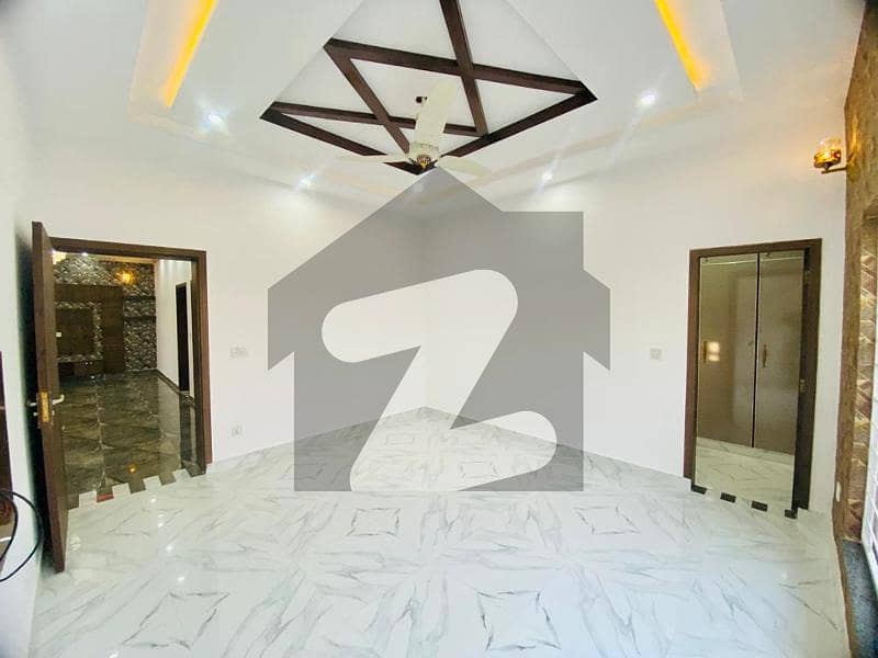 1 Kanal Luxury Style Old House for Sale in C-Block of DHA Phase 5 at Prime Location