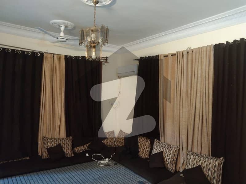 حیات آباد فیز 4 - این2 حیات آباد فیز 4 حیات آباد پشاور میں 8 کمروں کا 10 مرلہ مکان 1.1 لاکھ میں کرایہ پر دستیاب ہے۔