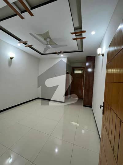 Brand new FLAT for Rent location i 10 markaz neat and clean