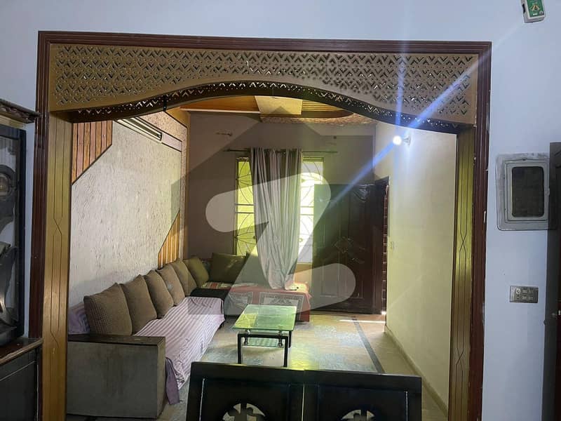 لالہ زار گارڈن لاہور میں 5 کمروں کا 5 مرلہ مکان 1.6 کروڑ میں برائے فروخت۔