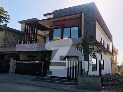 Corner House, Good Location Margallah Facing & Investor Rate