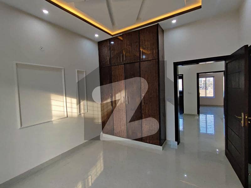 4.5 MARLA BRAND NEW HOUSE AVAILABLE FOR RENT IN EDEN BOULEVARD COLLEGE ROAD LAHORE