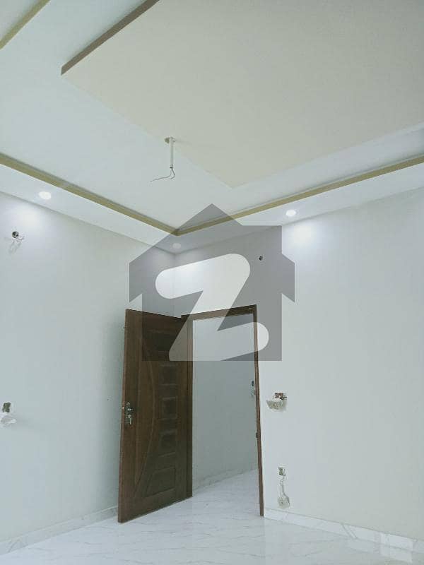 الحفیظ گارڈن روڈ لاہور میں 3 کمروں کا 2 مرلہ مکان 68.0 لاکھ میں برائے فروخت۔