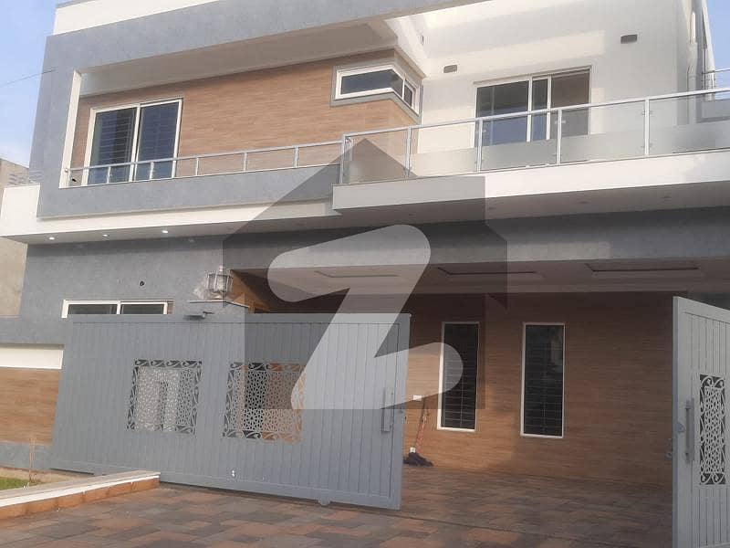 40x80 Cda Transfer Brand New House Available In G-9-4 Near Service Road Top Location