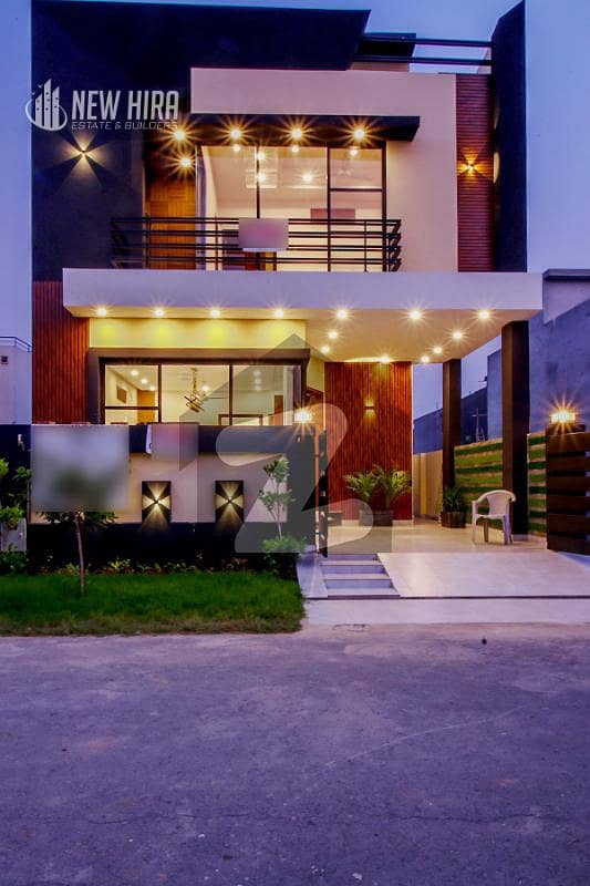 ڈی ایچ اے 9 ٹاؤن ڈیفنس (ڈی ایچ اے) لاہور میں 3 کمروں کا 5 مرلہ مکان 1.8 کروڑ میں برائے فروخت۔