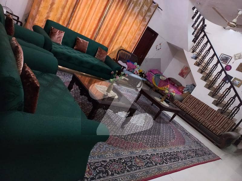 ناز ٹاؤن ۔ بلاک اے ناز ٹاؤن لاہور میں 5 کمروں کا 1 کنال مکان 5 کروڑ میں برائے فروخت۔