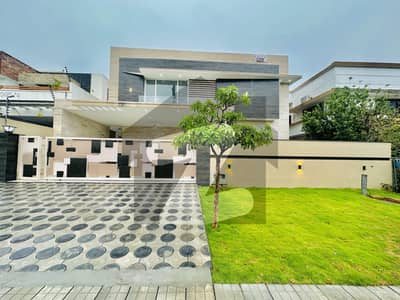 Luxurious 1 Kanal House With Extra Land For Sale