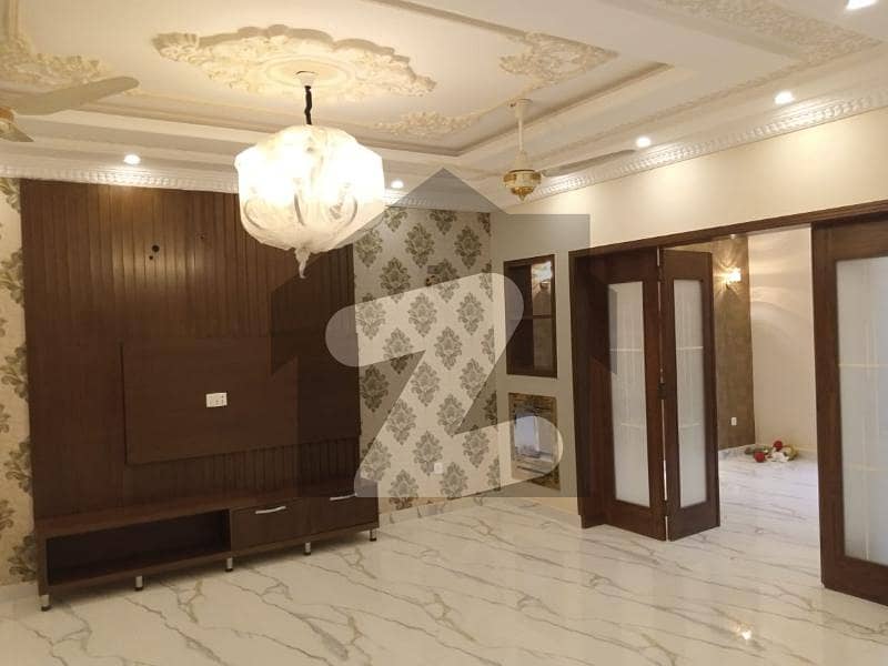 نیسپاک سکیم فیز 3 ڈیفینس روڈ لاہور میں 5 کمروں کا 10 مرلہ مکان 3.2 کروڑ میں برائے فروخت۔