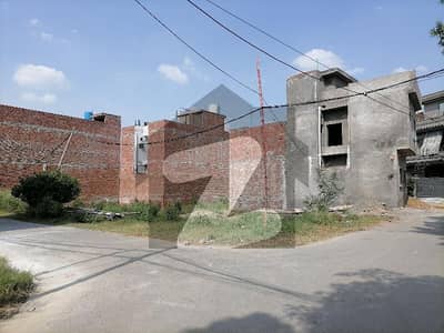 المدینہ ایونیو لاہور میں 5 مرلہ رہائشی پلاٹ 65 لاکھ میں برائے فروخت۔