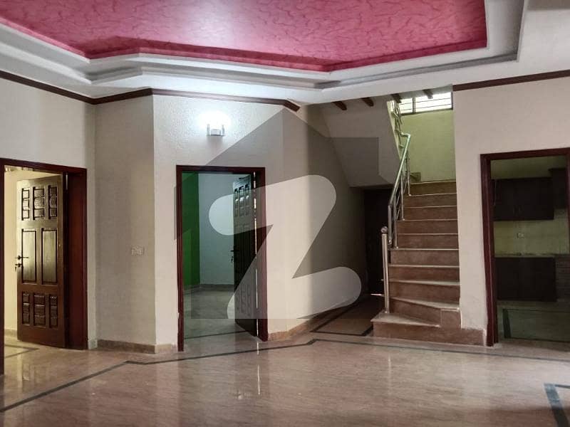 این ایف سی 1 - بلاک سی (این ای) این ایف سی 1 لاہور میں 3 کمروں کا 1 کنال بالائی پورشن 65 ہزار میں کرایہ پر دستیاب ہے۔