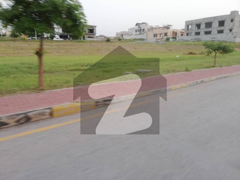 1 Kanal plot for sale ( Stunning Location) in bahria town phase 8 Block A