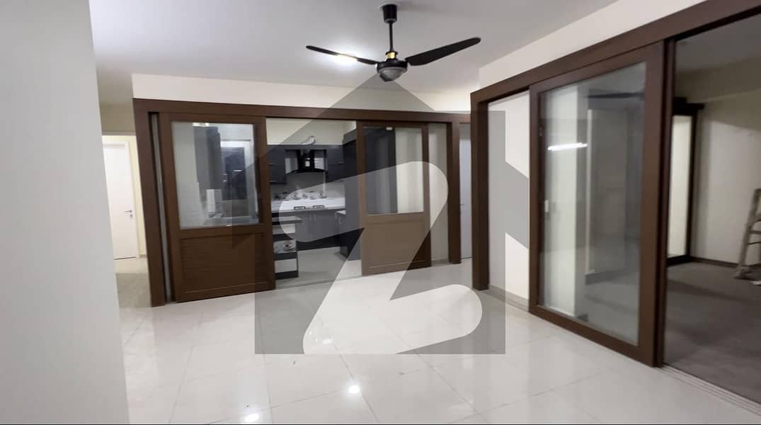 6 Room 2890 Sq Feet Flat At Lucky One Apartment
