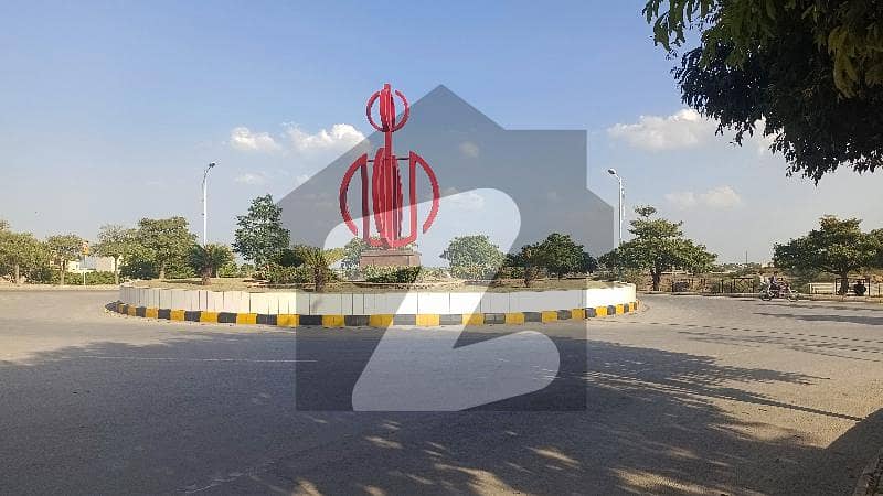 one kanal residential plot for sale very beautiful location near Mien center Park