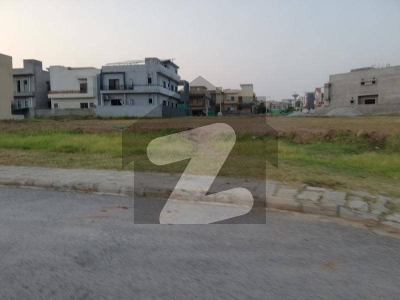 10 Marla plot for sale in bahria town phase 8 sector C