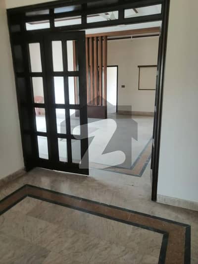 1 KANAL UPPER PORTION AVAILABLE FOR RENT IN GULSHAN E LAHORE