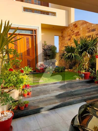 ARCHITECT DESIGNED 1000 YARDS BUNGALOW FOR SALE ARCHITECT DESIGNED 1000 YARDS BUNGALOW FOR SALE