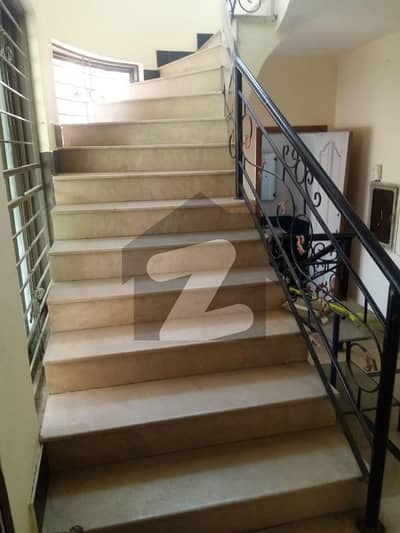 1 KANAL UPPER PORTION FOR RENT IN DHA PHASE 4 BB