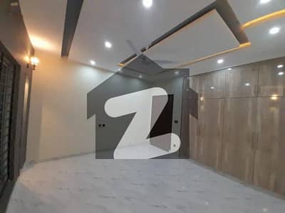 علامہ اقبال انٹرنیشنل ائیرپورٹ لاہور میں 3 کمروں کا 5 مرلہ مکان 1.5 کروڑ میں برائے فروخت۔