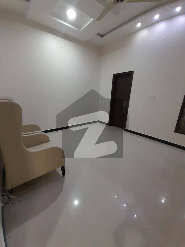 FURNISHED ROOM WITH CAR GARAGE FOR RENT