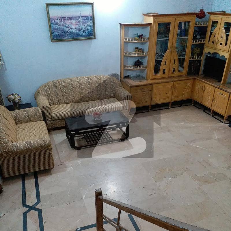 خیابان کالونی 2 فیصل آباد میں 4 کمروں کا 7 مرلہ مکان 1.9 کروڑ میں برائے فروخت۔
