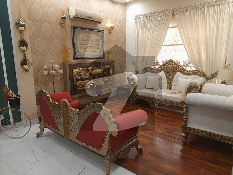 بینکرز کوآپریٹو ہاؤسنگ سوسائٹی لاہور میں 3 کمروں کا 6 مرلہ مکان 2.5 کروڑ میں برائے فروخت۔