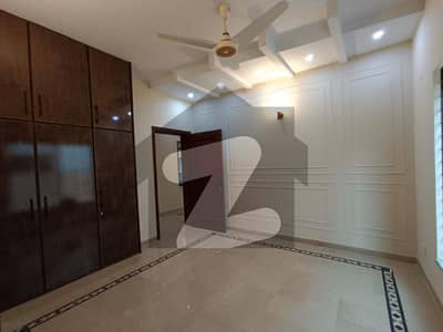 ای ایم ای سوسائٹی ۔ بلاک جے ای ایم ای سوسائٹی لاہور میں 4 کمروں کا 10 مرلہ مکان 4.1 کروڑ میں برائے فروخت۔