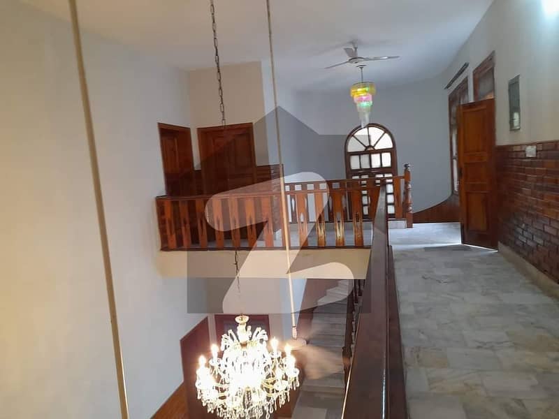 1 Kanal House Is Available In Hayatabad Phase 2 - H3