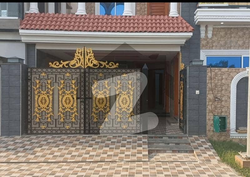 Highly Recommended 8 marla Brand new Spanish House for sale. 
Near park 
Block J
House #391
Demand @ 236lac