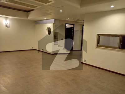 Four bedroom Duplex apartment 3750sqft unfurnished for rent in Silver Oaks apartments F-10 Islamabad