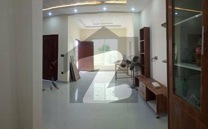 ڈریم گارڈنز ڈیفینس روڈ,لاہور میں 4 کمروں کا 5 مرلہ مکان 1.75 کروڑ میں برائے فروخت۔