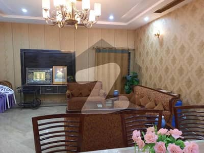 این ایف سی 1 - بلاک سی (این ای) این ایف سی 1,لاہور میں 5 کمروں کا 1 کنال مکان 5.25 کروڑ میں برائے فروخت۔