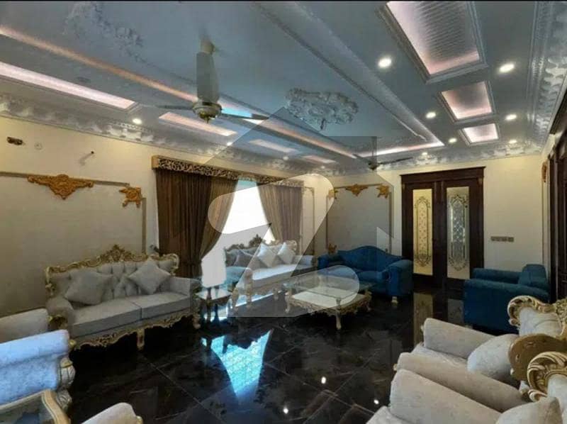 مین بلیوارڈ گلبرگ گلبرگ,لاہور میں 2 کمروں کا 7 مرلہ پینٹ ہاؤس 4.8 کروڑ میں برائے فروخت۔
