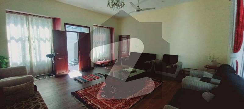 300 Square Yards House For sale In Gulshan-e-Jamal